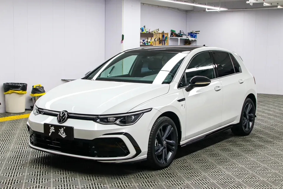 Volkswagen Golf Golf 2023 facelift 280TSI DSG R-Line Lite 2023 — photo 1, buy with delivery to Moscow