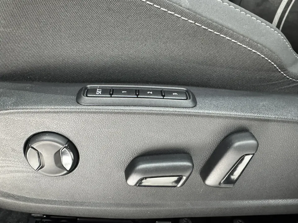 Volkswagen Golf Golf 2023 280TSI DSG R-Line Lite 2022 — миниатюра 4