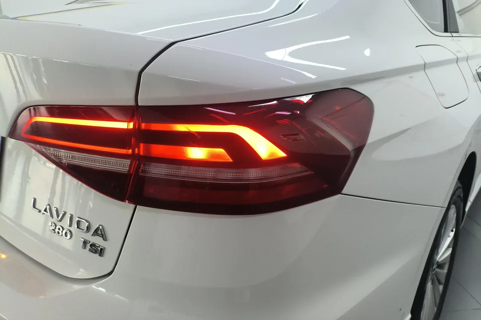 Volkswagen Lavida Lavida 2021 1.5L Automatic Comfort Edition 2022 — миниатюра 2