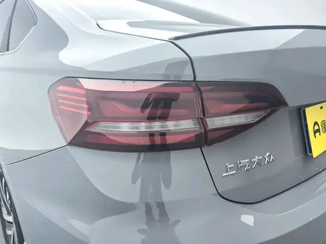 Volkswagen Lavida 300TSI DSG Starry Sky Edition 2023 — миниатюра 4