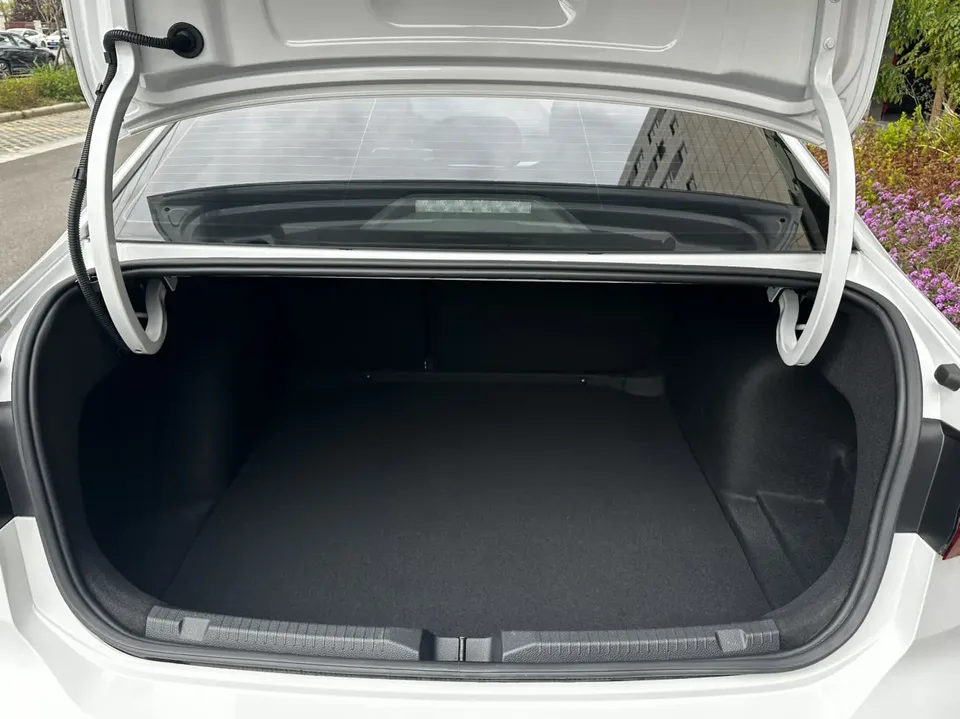 Volkswagen Lavida Lavida 2023 280TSI DSG Full Edition 2022 — миниатюра 3