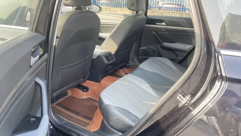 Volkswagen Lavida Lavida 2023 1.5L Automatic Deyi Edition 2023 — миниатюра 4