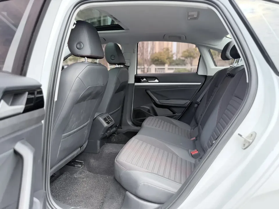 Volkswagen Lavida 300TSI DSG Starry Sky Edition 2023 — миниатюра 4