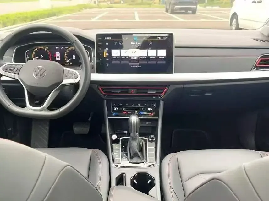 Volkswagen Lavida 300TSI DSG Full Edition 2023 — миниатюра 2