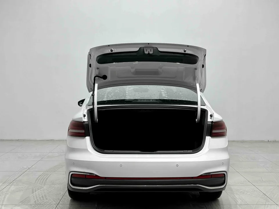 Volkswagen Lavida Lavida 2023 1.5L Automatic Fully Edition 2022 — thumbnail 2