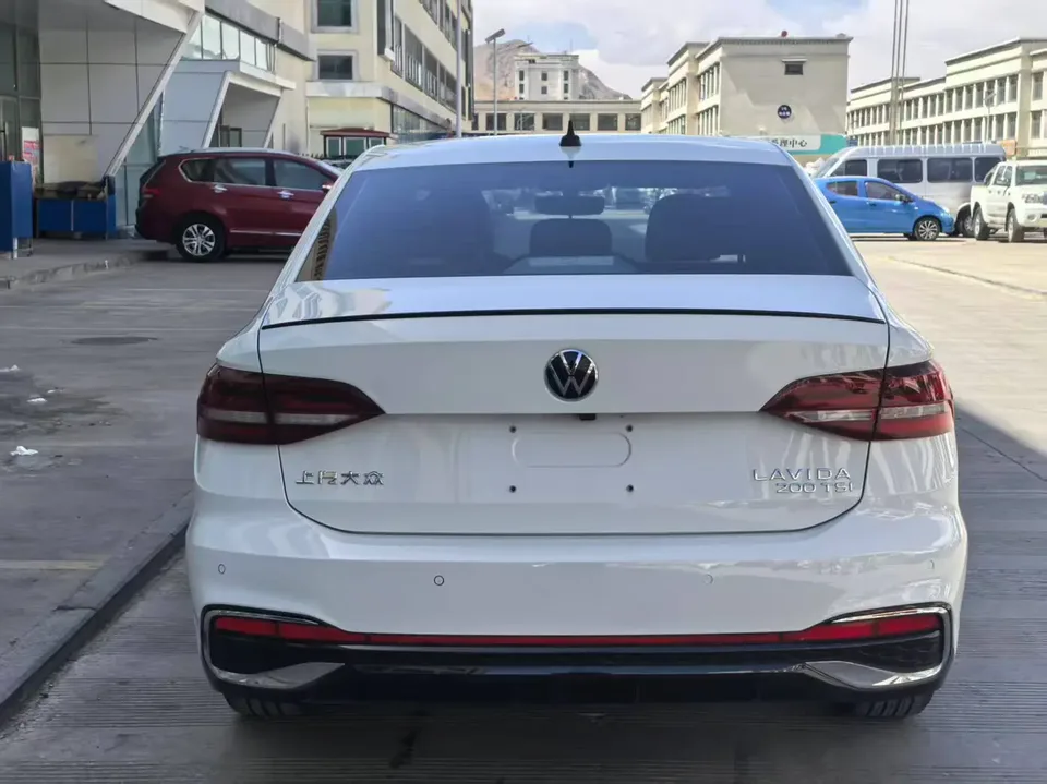 Volkswagen Lavida Lavida 2023 200TSI DSG Starry Sky Edition 2022 — миниатюра 2