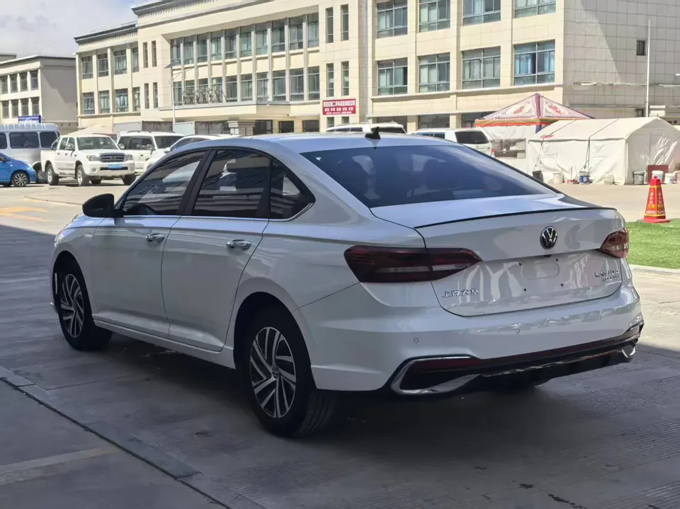 Volkswagen Lavida Lavida 2023 200TSI DSG Starry Sky Edition 2022 — миниатюра 4