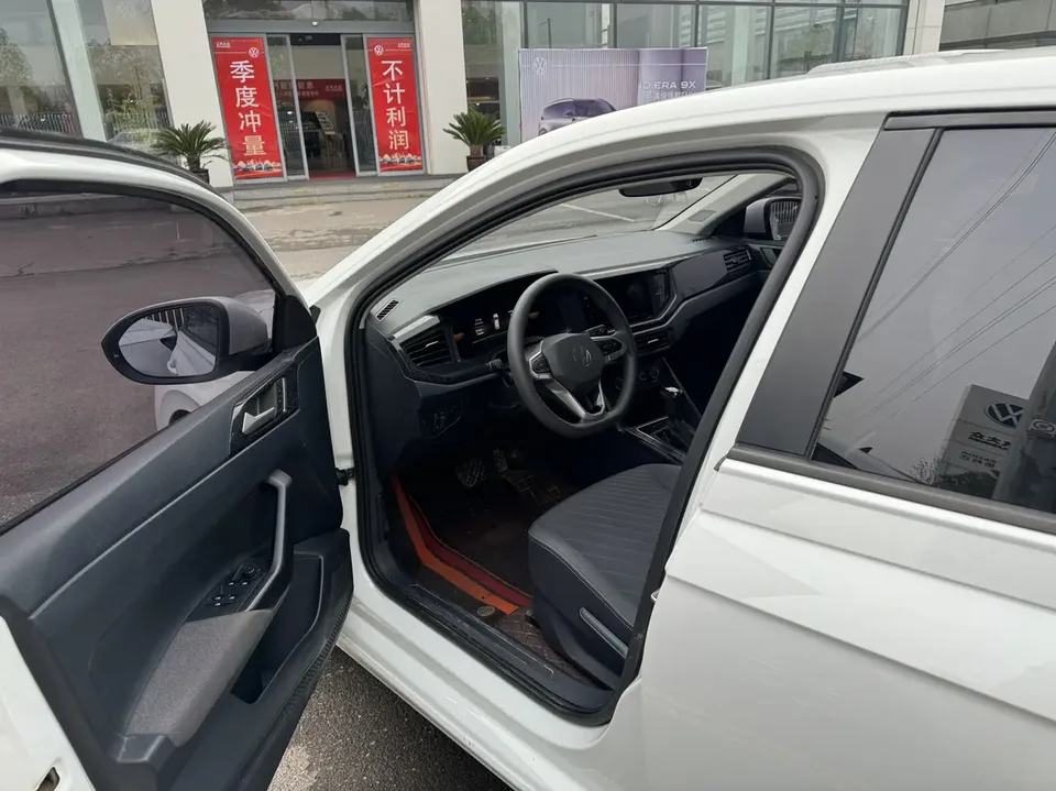 Volkswagen Lavida Lavida 2023 Lavida 2023 cutting-edge 1.5L automatic outstanding new version 2024 — thumbnail 4