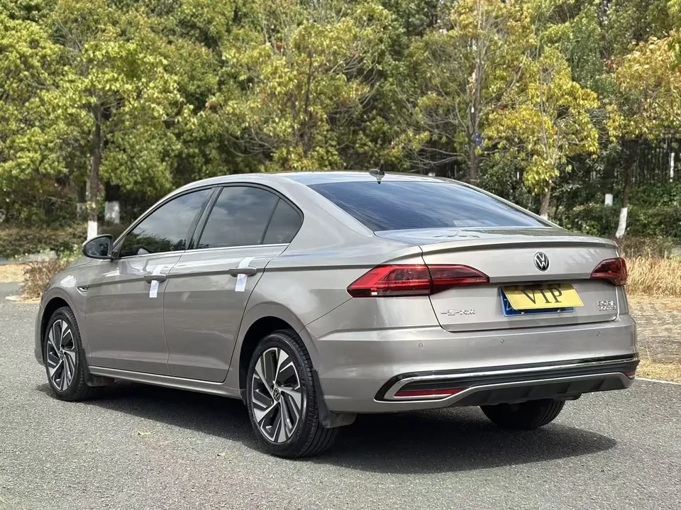 Volkswagen Bora 300TSI DSG Premium Edition 2024 — миниатюра 2