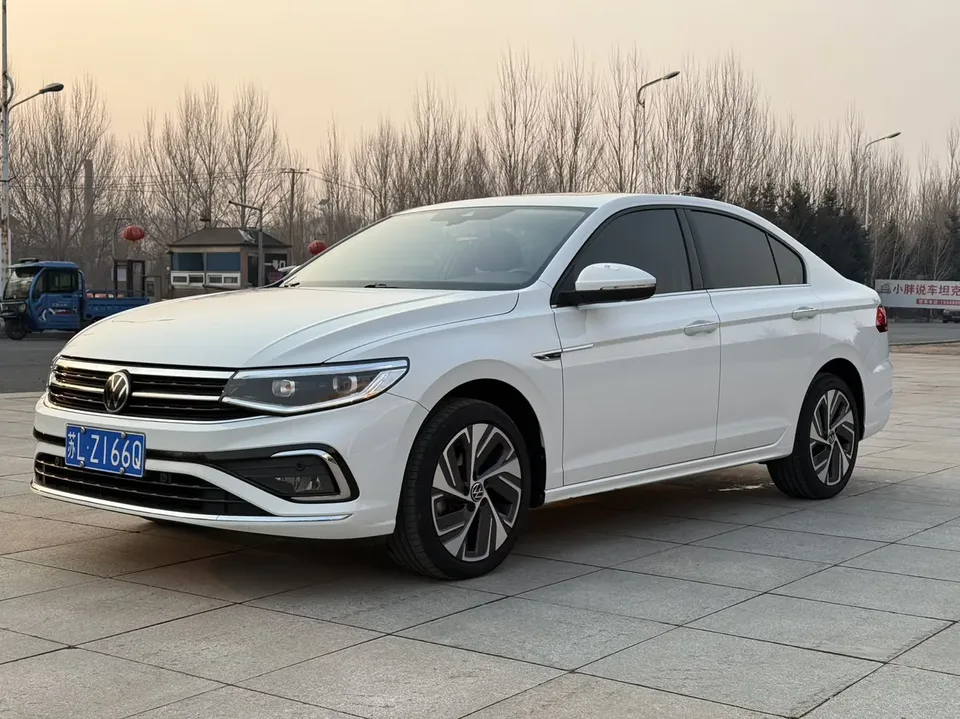 Volkswagen Bora Bora 2023 280TSI DSG Premium Edition 2022 — фото 1, купить с доставкой в Москву