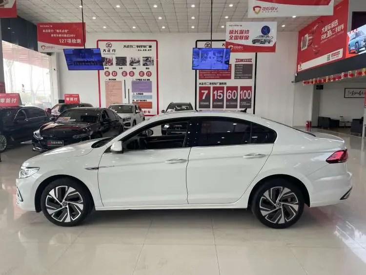 Volkswagen Bora 300TSI DSG Premium Edition 2023 — миниатюра 4