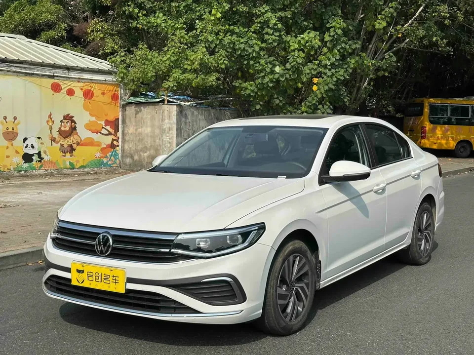 Volkswagen Bora Bora 2025 200TSI DSG Joyride Navigation Edition 2025 — photo 1, buy with delivery to Moscow