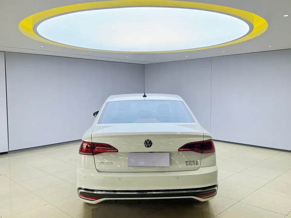 Volkswagen Bora Bora 2023 200TSI DSG Joy Edition 2023 — thumbnail 2