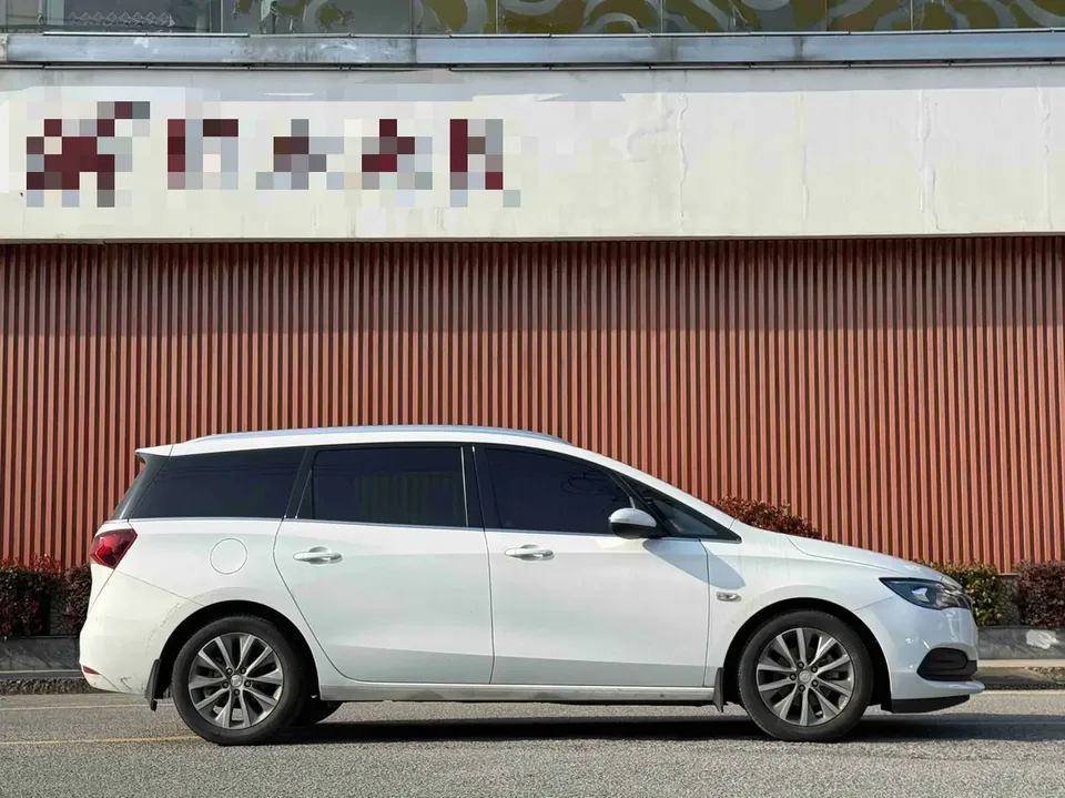 Buick GL6 Buick GL6 2021 323T mild hybrid connected luxury model 2023 — миниатюра 2