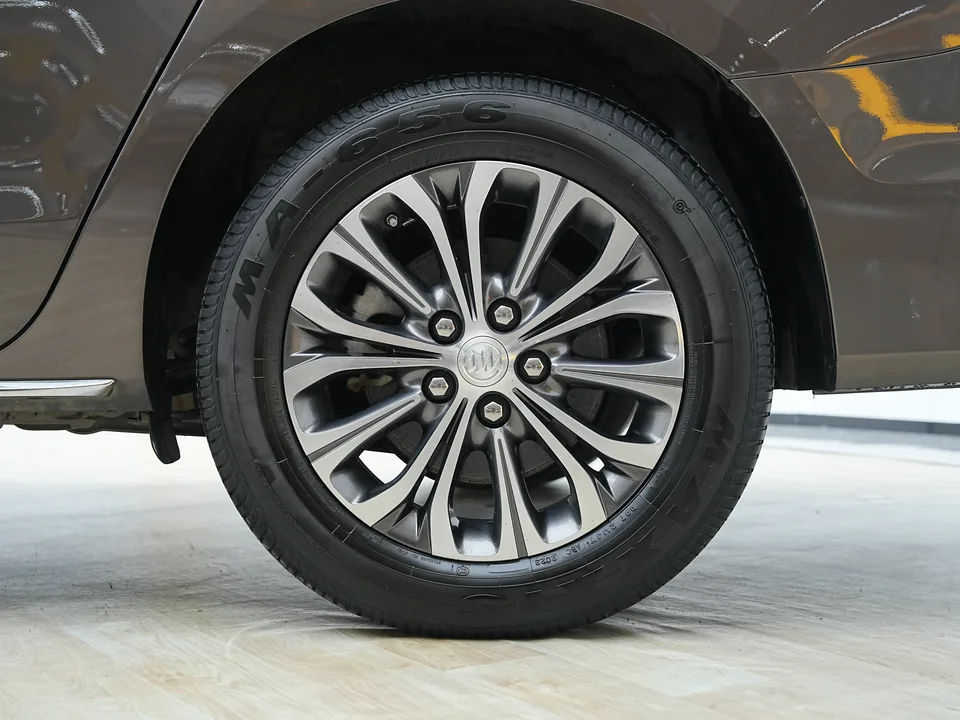 Buick GL8 Buick GL8 2023 Land Business Class 2.0T Comfort Edition 2023 — миниатюра 3
