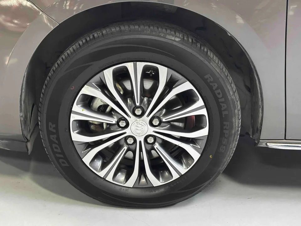 Buick GL8 Buick GL8 2023 Land Business Class 2.0T Comfort Edition 2022 — миниатюра 5
