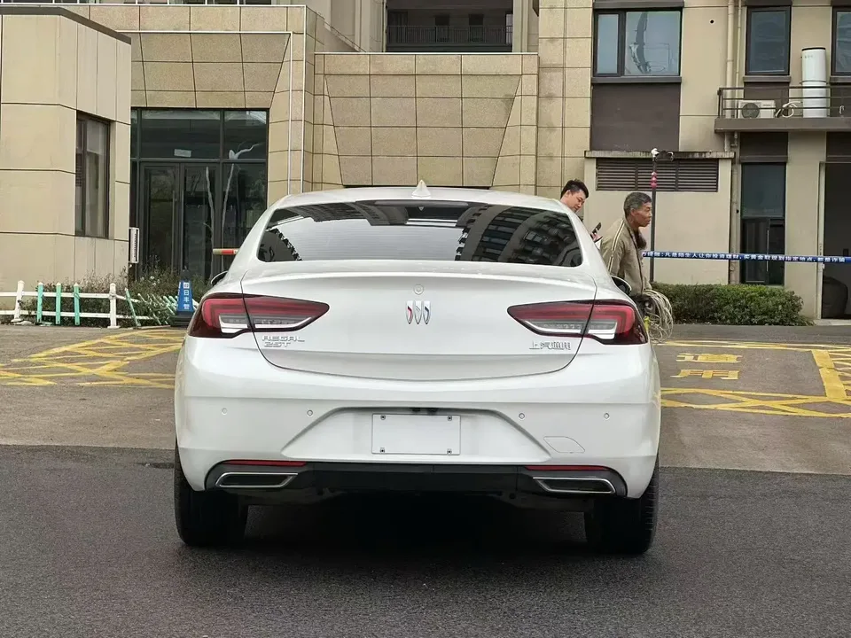 Buick Majesty Regal 2024 25T Super Edition 2024 — миниатюра 2