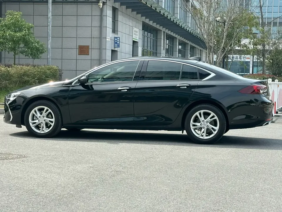Buick Majesty Regal 2024 25T Super Edition 2024 — миниатюра 4