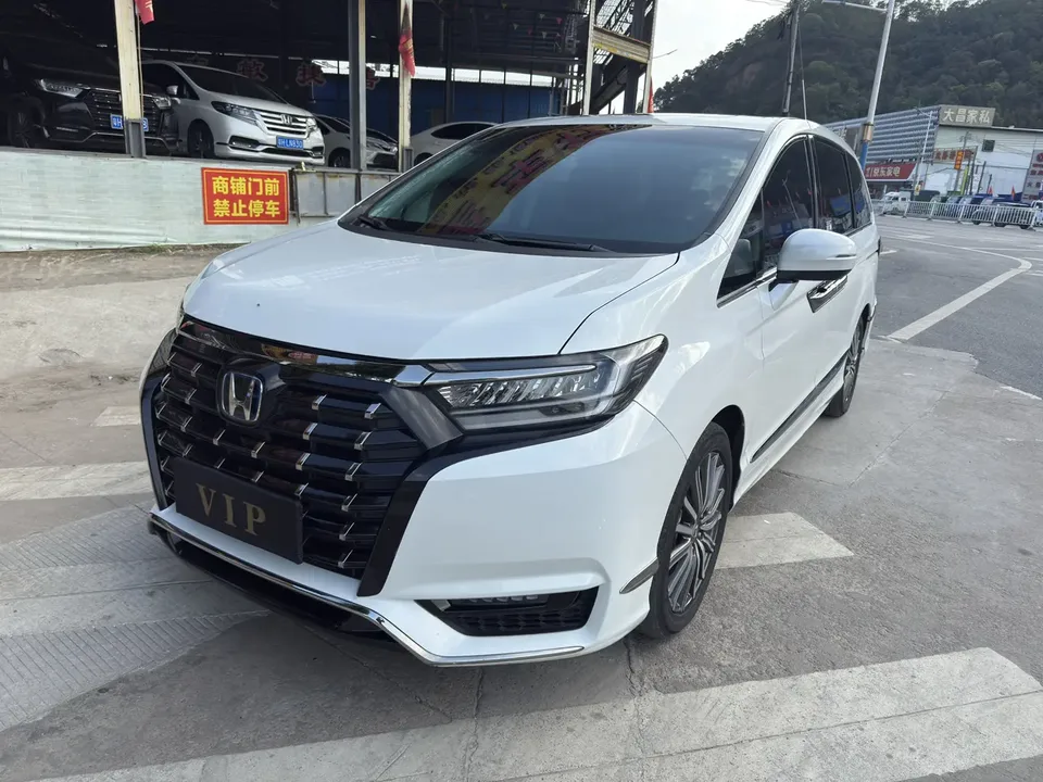 Honda Elysion Alison 2022 Alison 2022 2.0L hybrid luxury version 2022 — photo 1, buy with delivery to Moscow