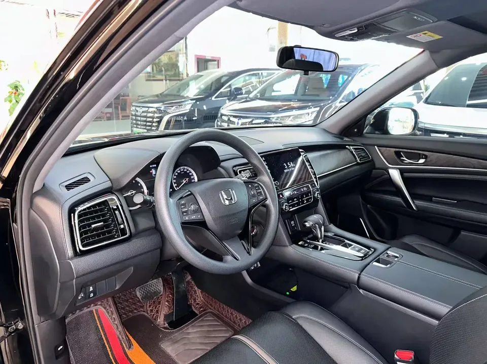 Honda UR-V 240TURBO 2WD Joy Edition 2023 — миниатюра 4
