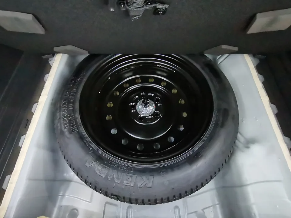 Honda WR-V HondaXR-V 1.5L CVT Hot Edition 2023 — thumbnail 4