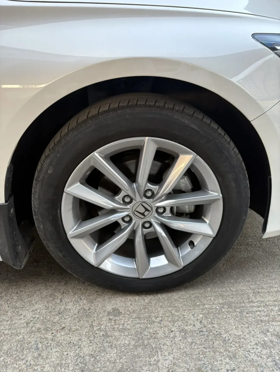 Honda Accord Accord 2022 260TURBO Deluxe Edition 2023 — миниатюра 3