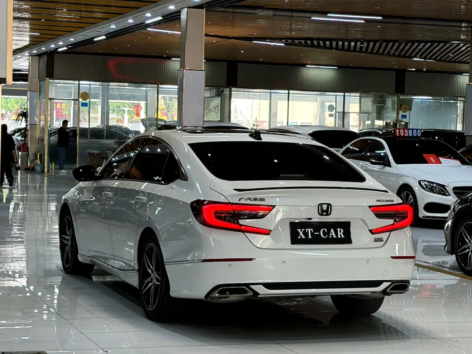 Honda Accord 2022 Accord 260TURBO Fantasy Night Premium Edition 2023 — миниатюра 4