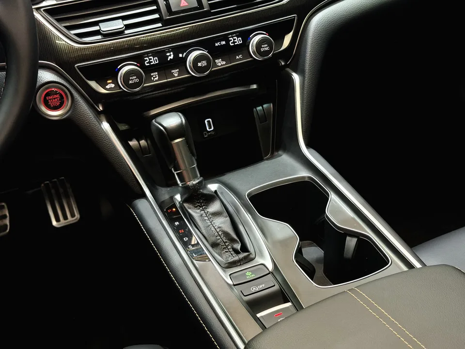 Honda Accord 2022 Accord 260TURBO Fantasy Night Premium Edition 2023 — миниатюра 5