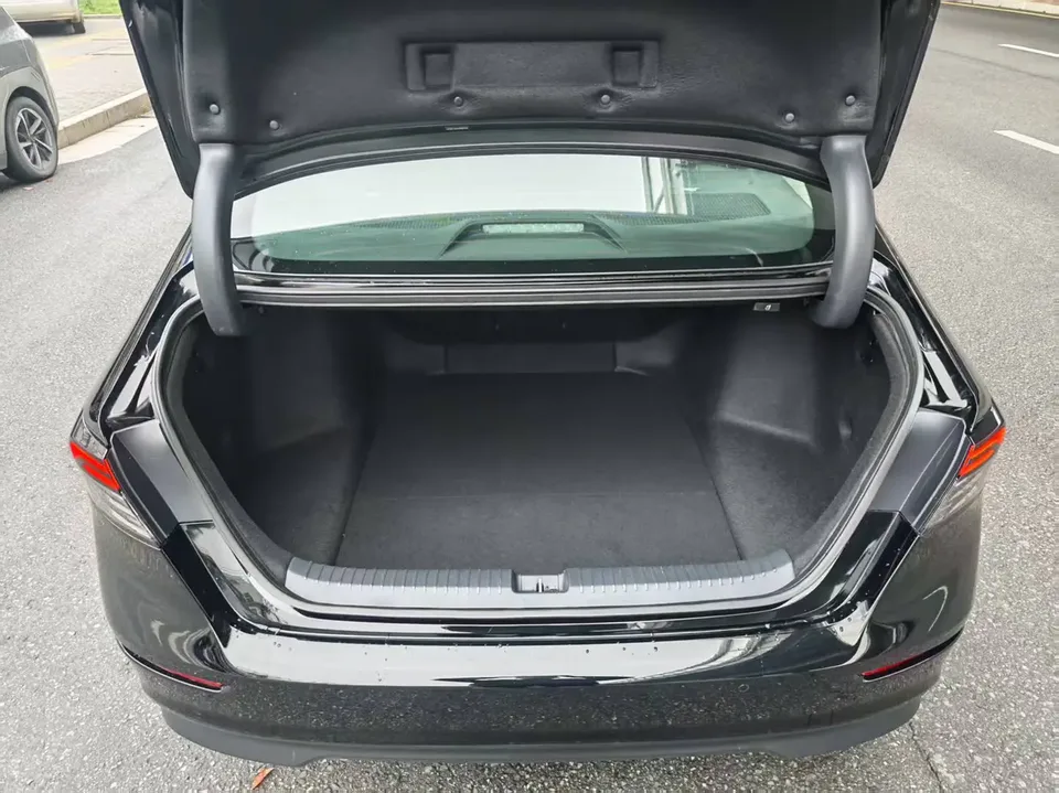 Honda Accord Sports Series Sharp T-Motion 260TURBO Luxury Edition 2025 — миниатюра 3