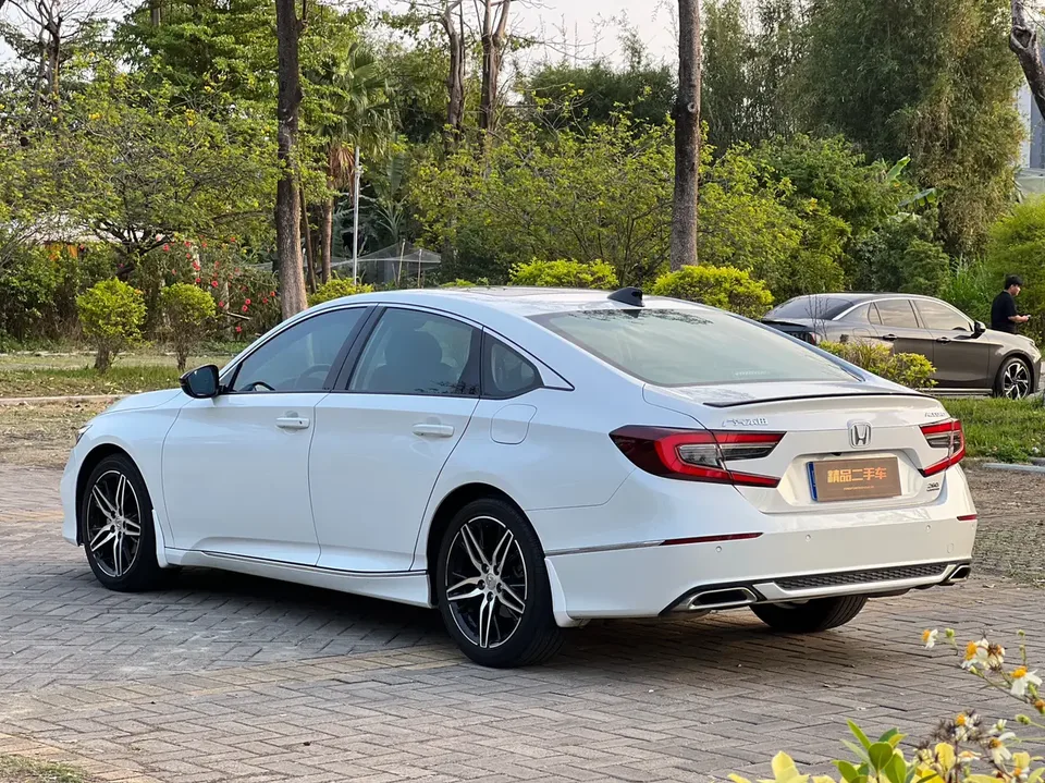 Honda Accord 2022 Accord 260TURBO Fantasy Night Premium Edition 2022 — миниатюра 2