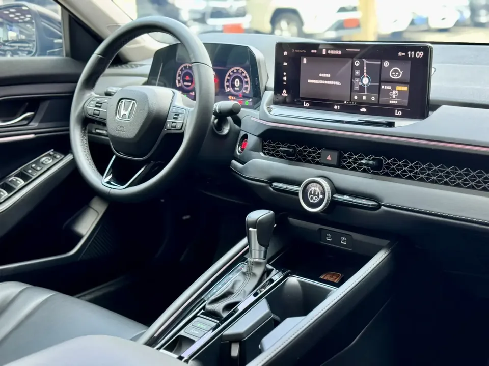Honda Accord Rui T 260TURBO Deluxe Edition 2024 — миниатюра 4