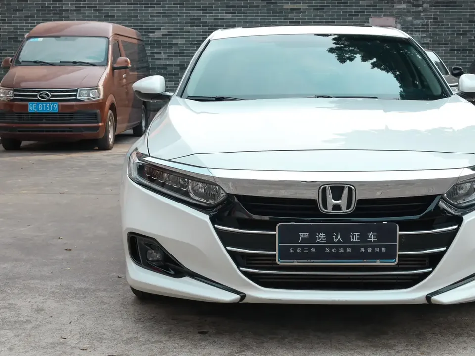 Honda Accord Accord 2022 260TURBO Deluxe Edition 2023 — миниатюра 4