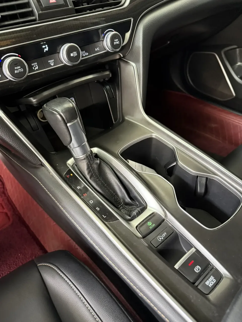 Honda Accord 2022 Accord 260TURBO Fantasy Night Premium Edition 2022 — миниатюра 4
