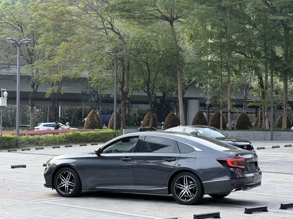Honda Accord Accord 2022 260TURBO Comfort Edition 2023 — миниатюра 4