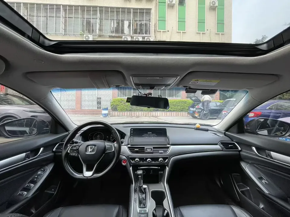 Honda Accord Accord 2022 260TURBO Deluxe Edition 2022 — миниатюра 4