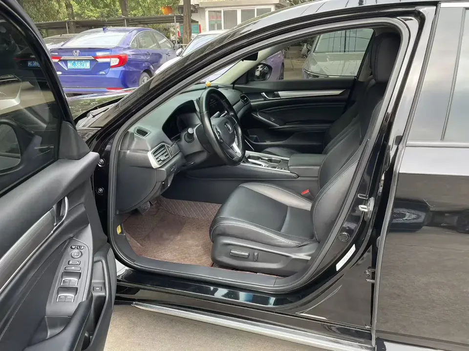 Honda Accord Accord 2022 260TURBO Deluxe Edition 2022 — миниатюра 5