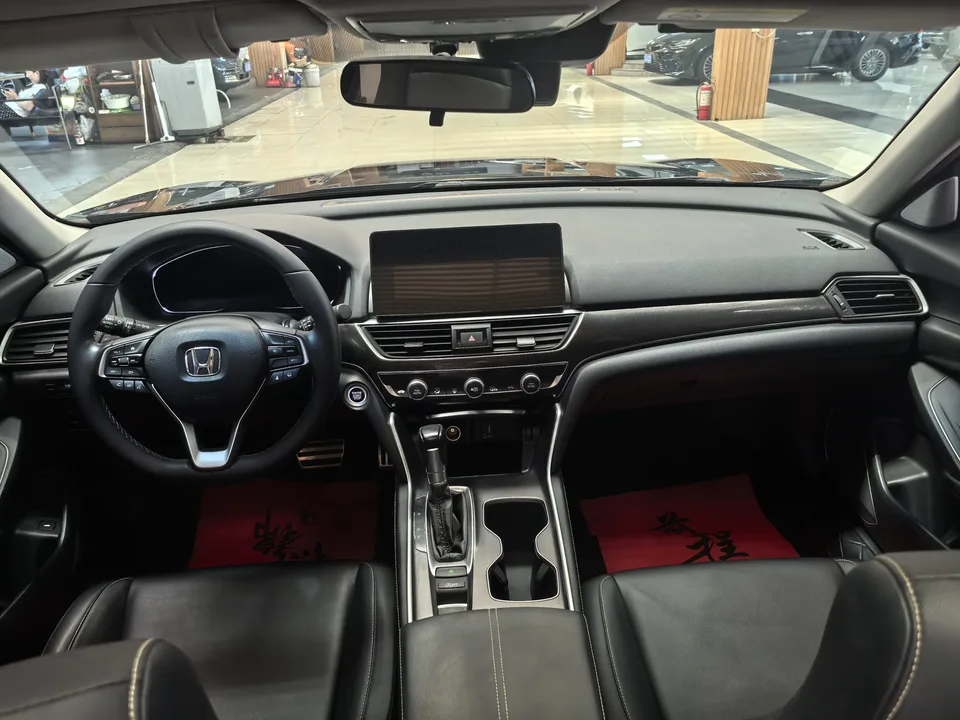 Honda Accord 2022 Accord 260TURBO Fantasy Night Premium Edition 2022 — миниатюра 3