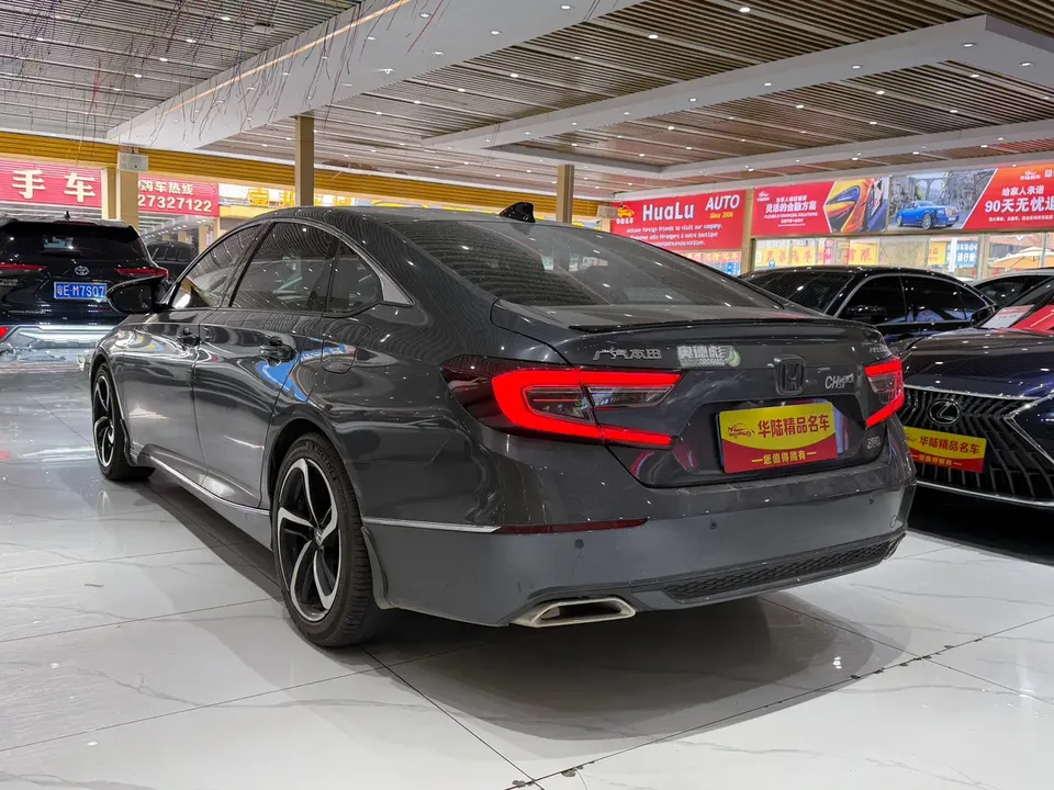 Honda Accord 2022 Accord 260TURBO Fantasy Night Premium Edition 2023 — миниатюра 4