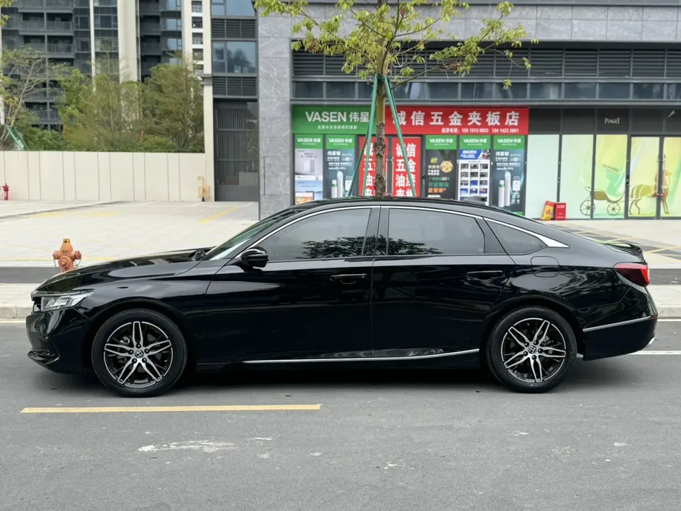 Honda Accord Accord 2022 260TURBO Deluxe Edition 2022 — миниатюра 4