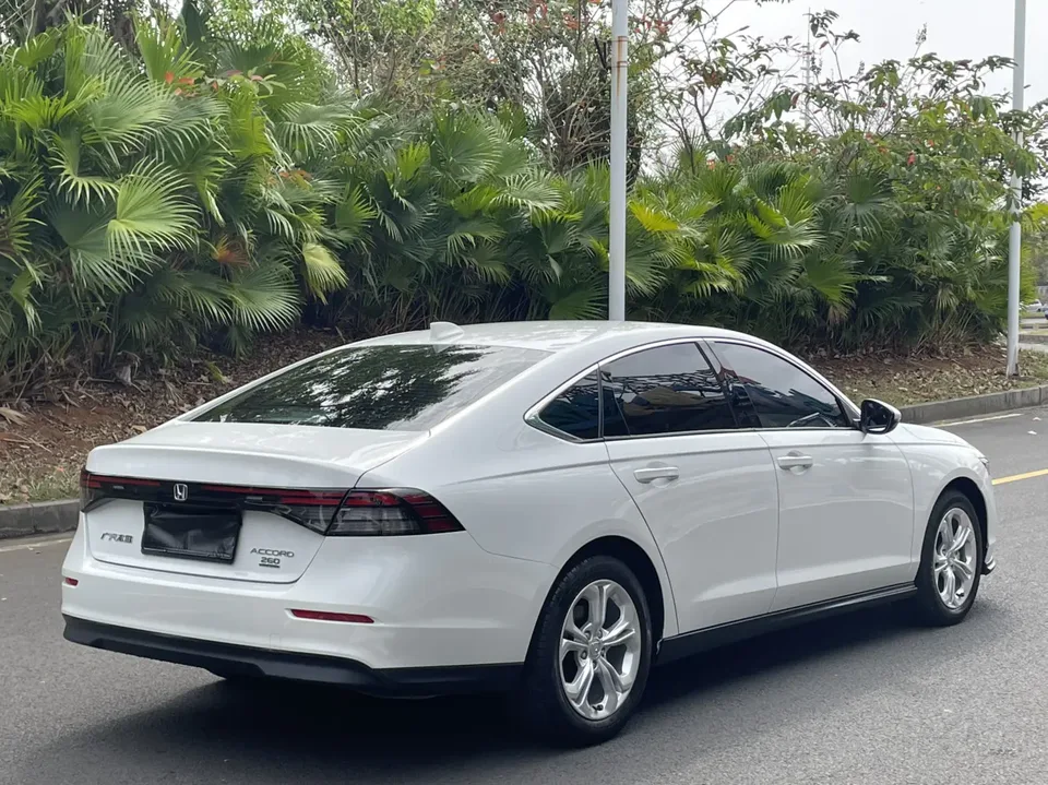 Honda Accord Rui T 260TURBO Deluxe Edition 2024 — миниатюра 2