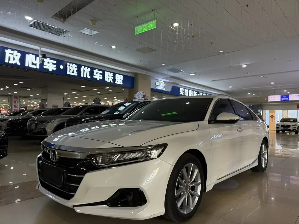 Honda Accord Accord 2022 Accord 2022 260TURBO Deluxe Edition 2023 — photo 1, buy with delivery to Moscow