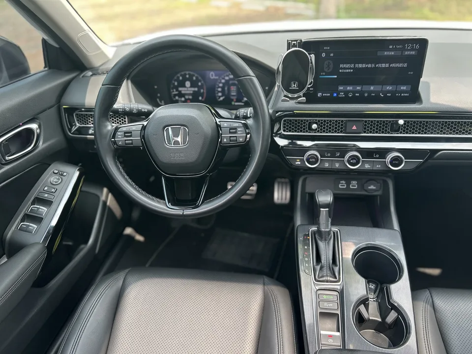 Honda Integra 240TURBO CVT Fantasy NightLuxury Edition 2023 — миниатюра 5