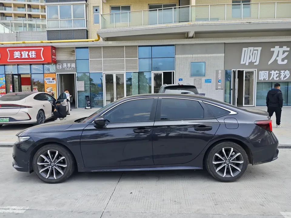Honda Integra 240TURBO CVT Deluxe Edition 2025 — миниатюра 4