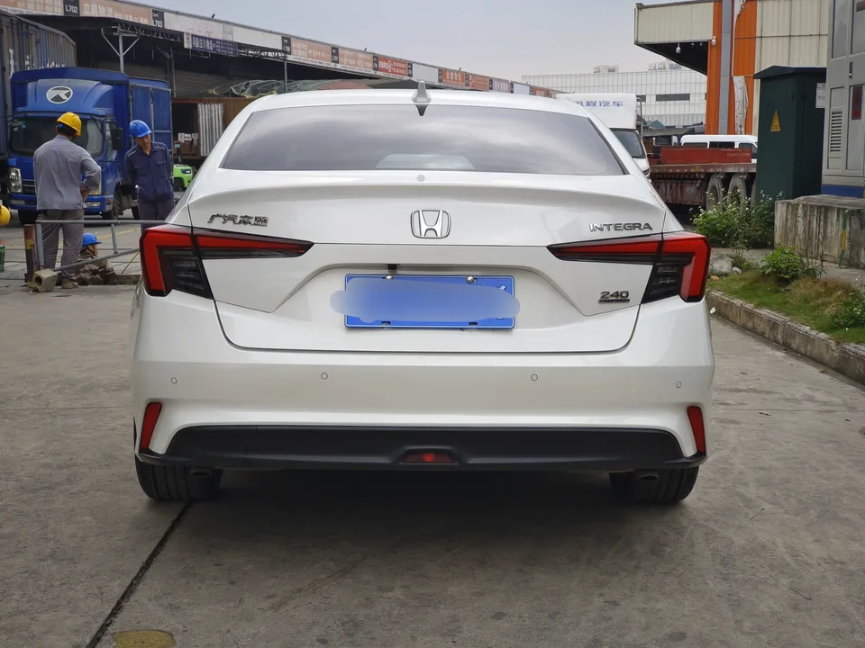 Honda Integra 240TURBO CVT Deluxe Edition 2024 — миниатюра 4