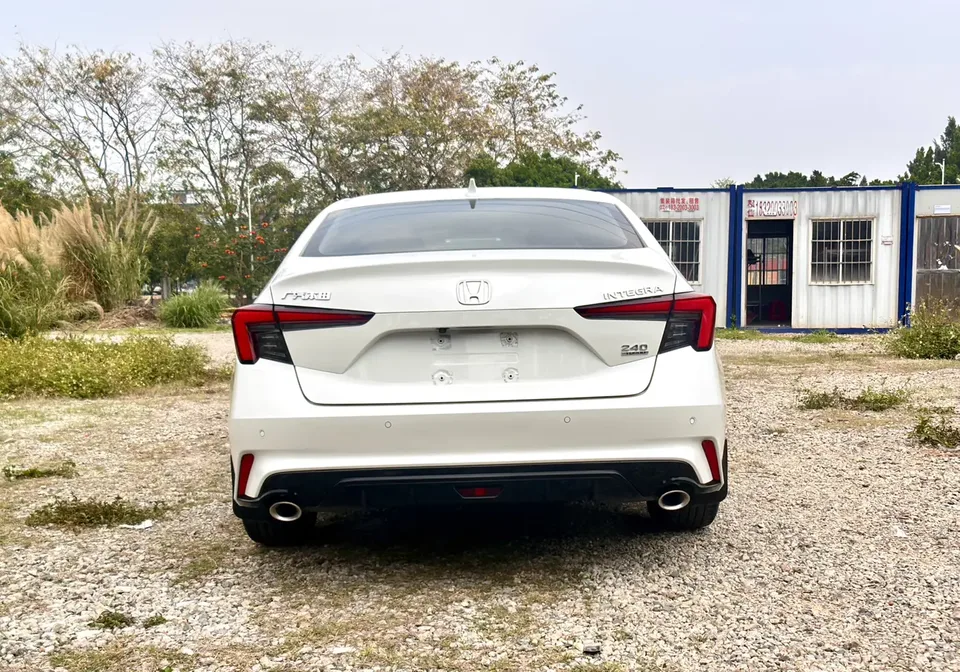 Honda Integra Stylish 2022 240TURBO CVT Exclusive Edition 2022 — миниатюра 2