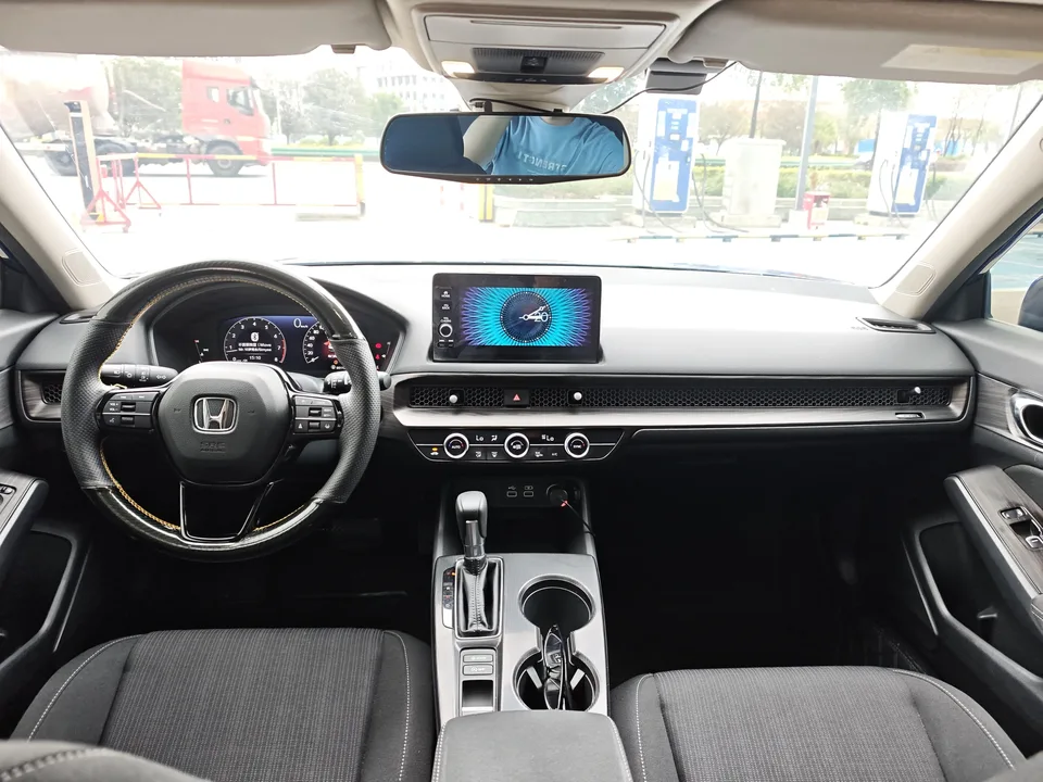 Honda CIVIC Civic 240TURBO CVT Dynamic C-position Customer Special Edition 2023 — миниатюра 5