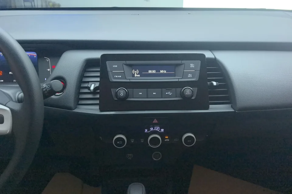 Honda FIT 1.5L CVT Trendy Edition 2023 — миниатюра 3