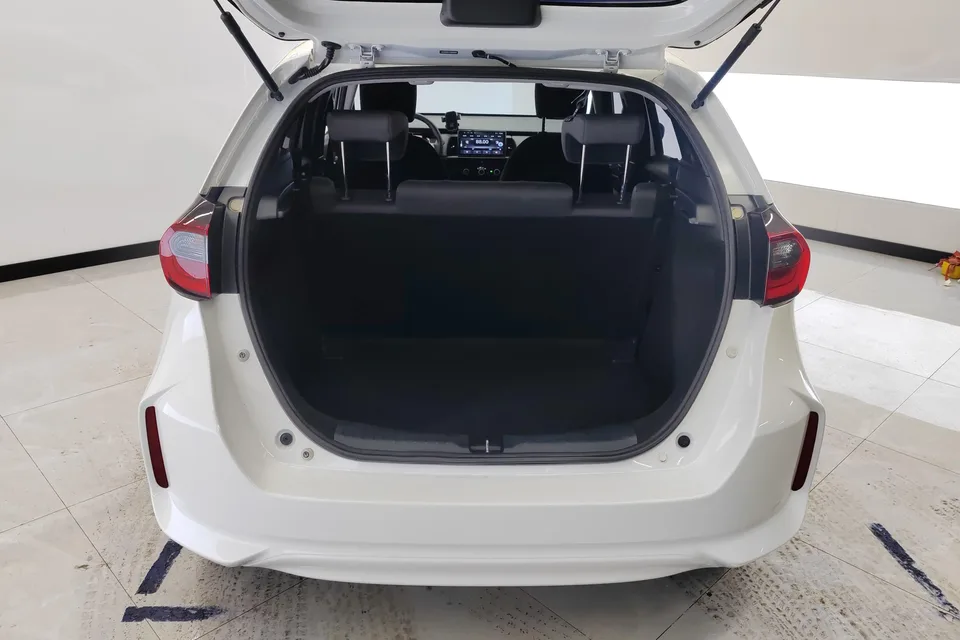 Honda FIT 1.5L CVT Trendy Sunroof Edition 2023 — миниатюра 5