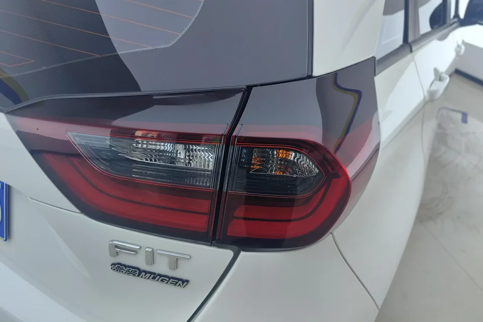 Honda FIT 1.5L CVT Unlimited MUGEN Edition 2023 — миниатюра 2