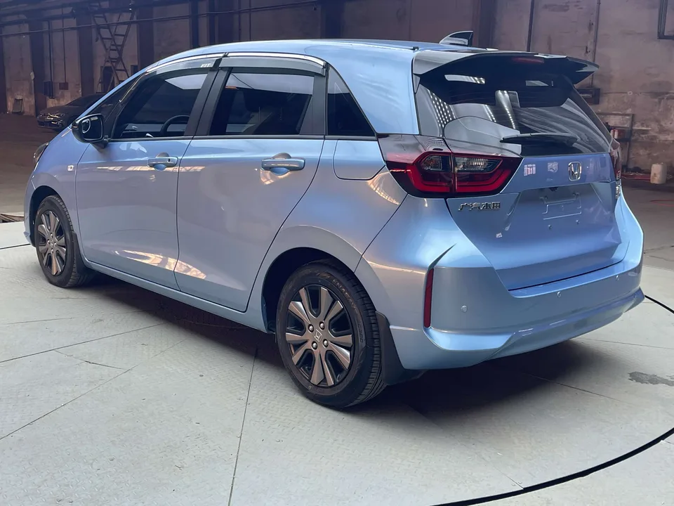 Honda FIT 1.5L CVT Trendy Sunroof Edition 2022 — миниатюра 2